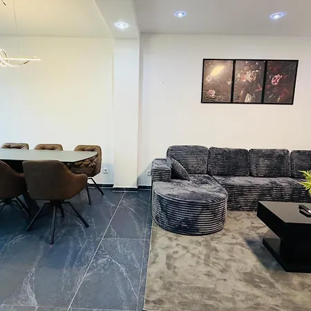 Moderne - Reihenmittelhaus - 4 Min Zur Hotel *