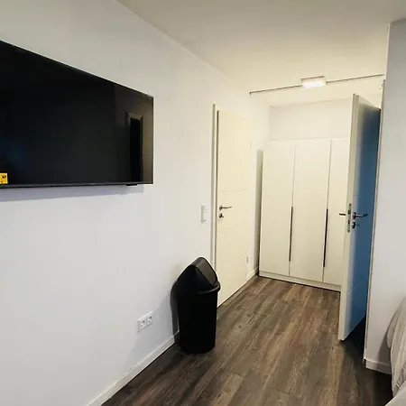 Moderne - Reihenmittelhaus - 4 Min Zur Hotel
