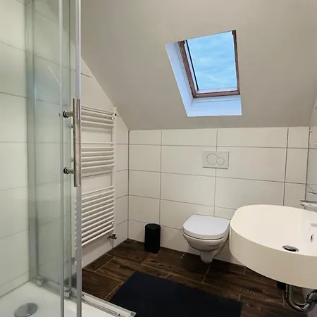 Moderne - Reihenmittelhaus - 4 Min Zur * Monchengladbach