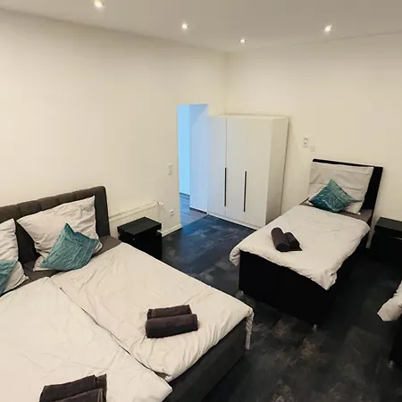 Moderne - Reihenmittelhaus - 4 Min Zur Hotel Monchengladbach